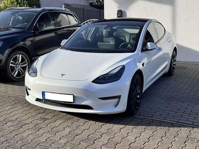 Pearl white multicoat Gebraucht 2022 Tesla Model 3 Performance Limousine | 25.300 € (Guter Preis)