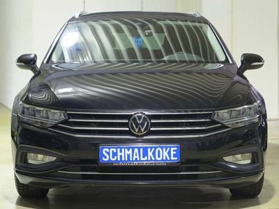 Deep black pearlescent (metallic) Gebraucht 2023 VW Passat Business Kombi | 23.750 € (Guter Preis)