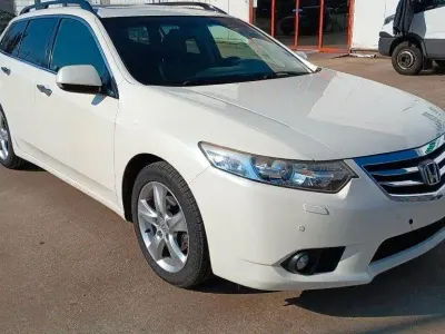 Usata Honda Accord Executive 150 CV (110 kW) 2012 Bianco Station wagon