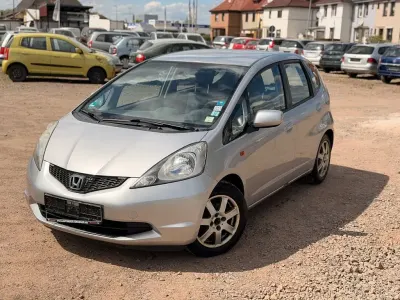 Używany Honda Jazz Trend 90 KM (66 kW) 2010 Szary Hatchback