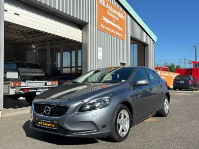 Używany Volvo V40 Kinetic 122 KM (89 kW) 2017 Szary Hatchback