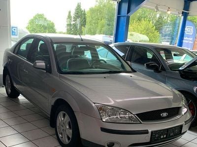 Gebraucht Ford Mondeo Ghia 145 PS (106 kW) 2001 Silber Limousine