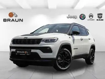 Nouă Jeep Compass North 2025 Negru SUV