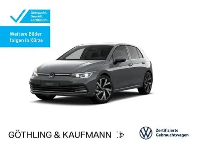 Gebraucht VW Golf VIII Style 131 PS (96 kW) 2024 Mondsteingrau Limousine