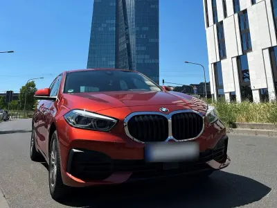 Gebraucht BMW 118 Advantage 136 PS (100 kW) 2022 Orange Kleinwagen
