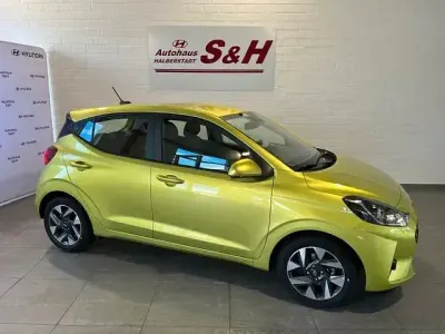 Gebraucht Hyundai i10 Style 79 PS (58 kW) 2025 Gelb Kleinwagen