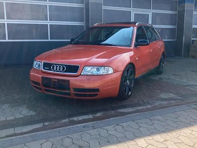 Orange Gebraucht 2001 Audi A4 S-Line Kombi | 7.490 €