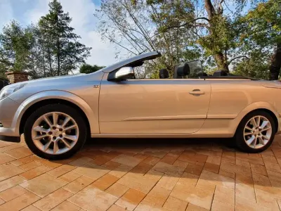 Gebraucht Opel Astra 140 PS (102 kW) 2006 Gold Cabrio