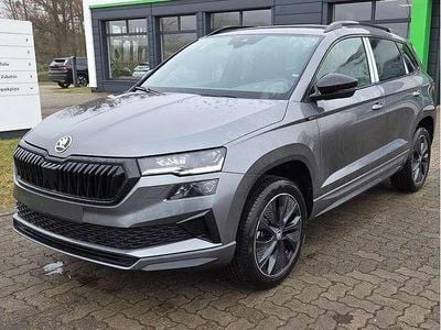 Neu Skoda Karoq SportLine 150 PS (110 kW) 2025 Graphite grau metallic SUV