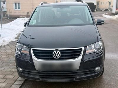 Schwarz Gebraucht 2010 VW Touran Freestyle Van / Kleinbus | 2.200 € (Guter Preis)