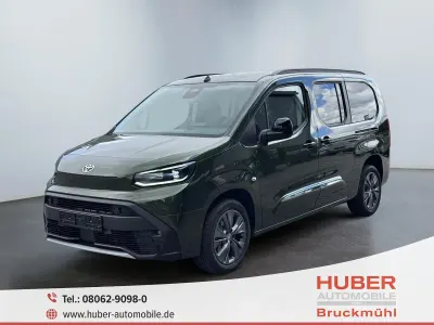 Neu Toyota Proace Verso City 131 PS (96 kW) 2026 Khaki grün metallic Kombi