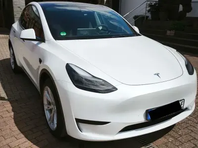 Gebraucht Tesla Model Y RWD 188 kW (256 PS) 2023 Weiß SUV