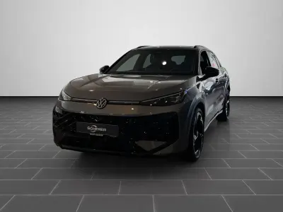 Neu VW T-Roc 150 PS (110 kW) 2026 Wolf grey metallic / schwarz uni (metallic) SUV