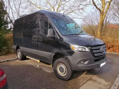 Używany Mercedes Sprinter 190 KM (139 kW) 2020 Czarny Van