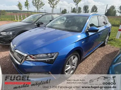 Używany Skoda Superb LAURIN & KLEMENT 218 KM (160 kW) 2023 Niebieski Kombi
