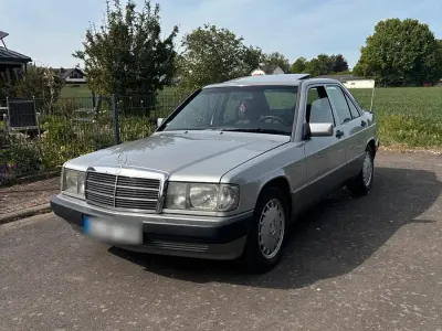 Gebraucht Mercedes 190 132 PS (97 kW) 1991 Silber Limousine