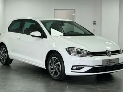 Gebraucht VW Golf VII Sound 125 PS (91 kW) 2017 Pure white Limousine