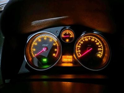 Silber Gebraucht 2008 Opel Zafira Van / Kleinbus | 2.500 € (Fairer Preis)