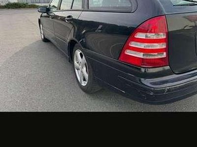 Gebraucht 2005 Mercedes 200 | 2.100 €
