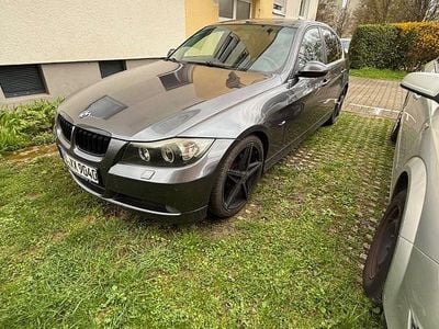 Gebraucht BMW 325 Sport Line 218 PS (160 kW) 2005 Grau Limousine