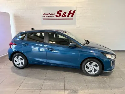 Neu Hyundai i20 Comfort 90 PS (66 kW) 2026 Blau Kleinwagen