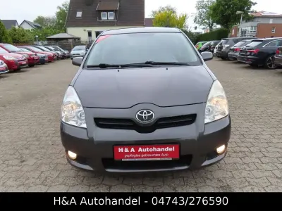 Gebraucht Toyota Corolla Verso Team 129 PS (94 kW) 2009 Grau Van / Kleinbus