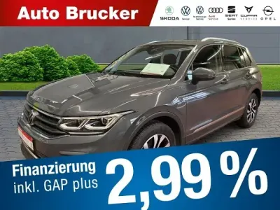 Gebraucht VW Tiguan Active 150 PS (110 kW) 2021 Delfingrau metallic SUV