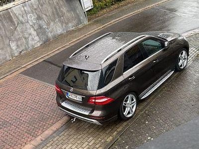 Braun Gebraucht 2013 Mercedes ML350 SUV | 17.750 € (Fairer Preis)