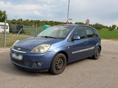 Gebraucht Ford Fiesta Ghia 80 PS (58 kW) 2005 Blau Kleinwagen