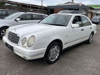 Second-hand Mercedes E280 193 CP (141 kW) 1996 Alb Berlinǎ