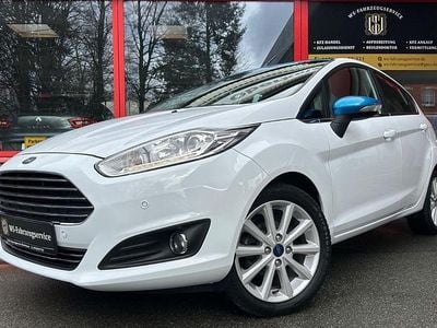 Gebraucht Ford Fiesta Titanium 125 PS (91 kW) 2016 Weiß Kleinwagen