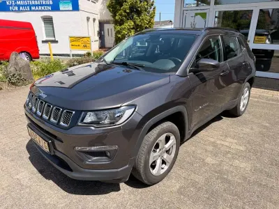 Gebraucht Jeep Compass Longitude 140 PS (102 kW) 2019 Granite crystal SUV