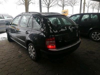 Schwarz Gebraucht 2007 Skoda Fabia Kombi | 550 € (Fairer Preis)