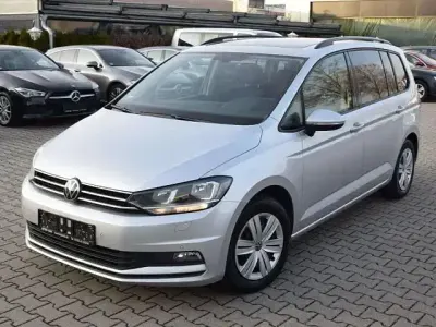 Gebraucht VW Touran Comfortline 122 PS (89 kW) 2022 Reflexsilber metallic Van / Kleinbus