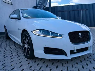 Gebraucht Jaguar XF R-Sport 190 PS (139 kW) 2013 Weiß Limousine