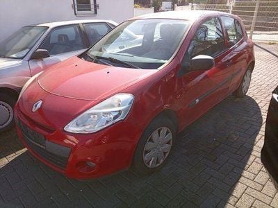 Gebraucht Renault Clio II Expression 75 PS (55 kW) 2010 Hellrot Kleinwagen