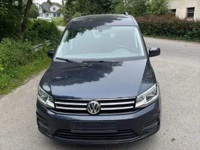 Gebraucht VW Caddy Family 105 PS (77 kW) 2017 Schwarz Van / Kleinbus