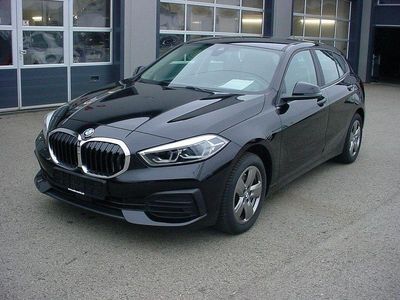 Schwarz Gebraucht 2022 BMW 118 Advantage Kleinwagen | 21.700 € (Fairer Preis)