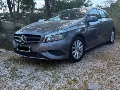 Gebraucht Mercedes A180 Style 122 PS (89 kW) 2013 Grau Kleinwagen