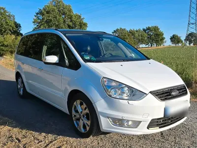 Gebraucht Ford Galaxy 140 PS (102 kW) 2012 Weiß Van / Kleinbus