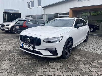 Gebraucht Volvo V90 Ultimate 197 PS (144 kW) 2024 Crystal white Kombi