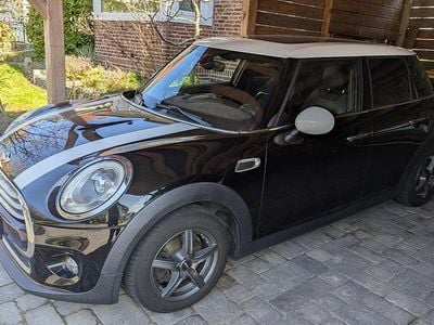 Usata Mini Cooper D 116 CV (85 kW) 2015 Nero Utilitaria
