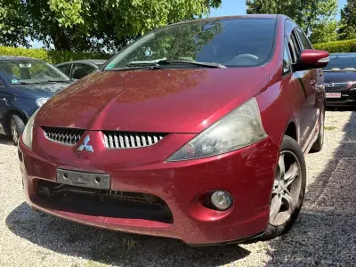 Gebraucht Mitsubishi Grandis Intense 165 PS (121 kW) 2004 Rot Van / Kleinbus