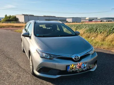 Gebraucht Toyota Auris Cool 99 PS (72 kW) 2016 Silber Kombi