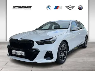 Gebraucht BMW 540 M Sport 303 PS (222 kW) 2025 Weiß Kombi