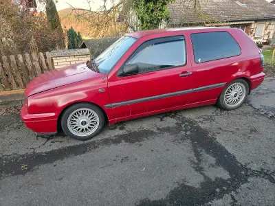 Gebraucht VW Golf III 90 PS (66 kW) 1996 Rot Kleinwagen