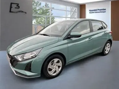 Gebraucht Hyundai i20 Select 101 PS (74 kW) 2025 Grün Kleinwagen