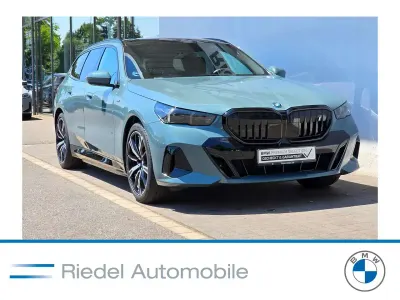 Gebraucht BMW i5 289 kW (394 PS) 2025 Cape york grün metallic Kombi