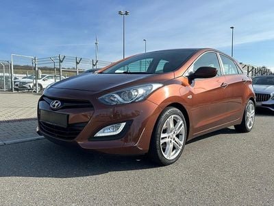 Gebraucht Hyundai i30 100 PS (73 kW) 2013 Braun Limousine