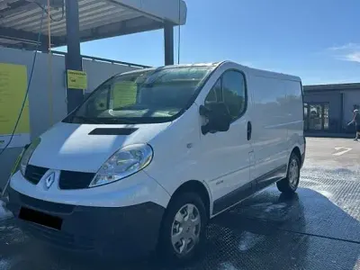 Gebraucht Renault Trafic 114 PS (83 kW) 2013 Weiß Van / Kleinbus